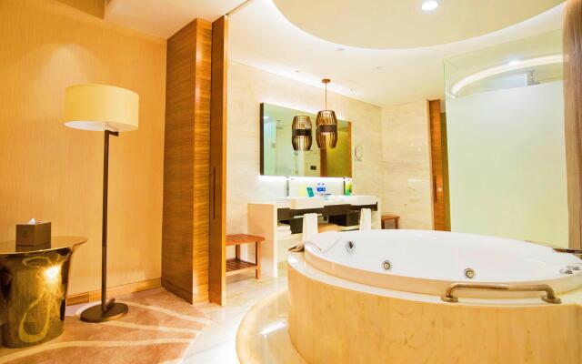 Holiday Inn Nanjing Xuanwu Lake by IHG