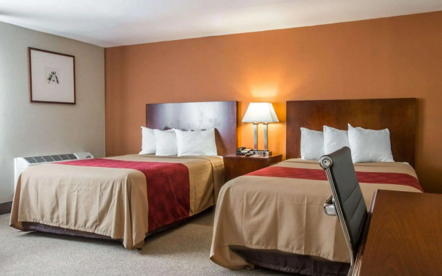 Econo Lodge Lake Region
