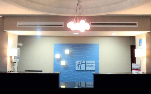 Holiday Inn Express & Suites Roanoke Rapids SE by IHG