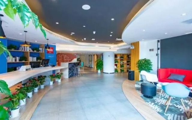 ibis Wuxi Taihu Square Metro Station Hotel