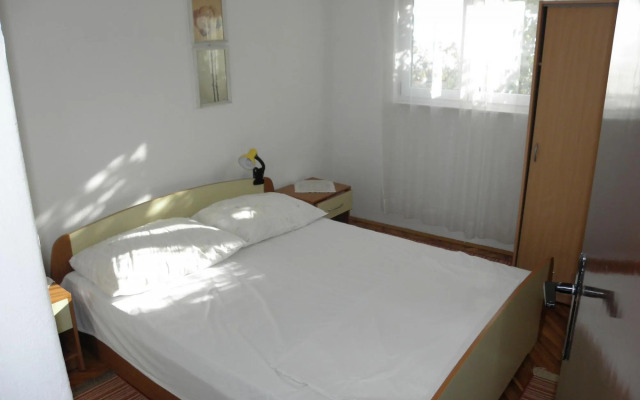 Teo - 8m from the sea & parking - A2 bijeli(4)