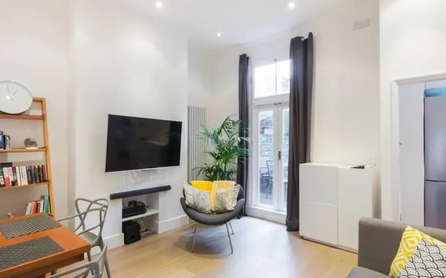 Modern stylish and luxurious 1 bed flat