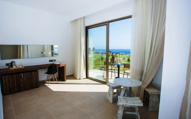 Amphora Hotel & Suites