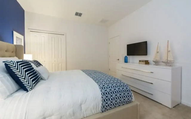 4557 Bella Vida House 6 Bedroom by Florida Star