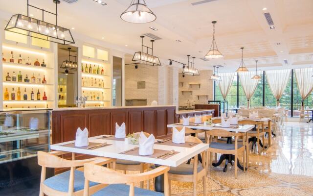 Qingdao Laoshan Bay Hotel