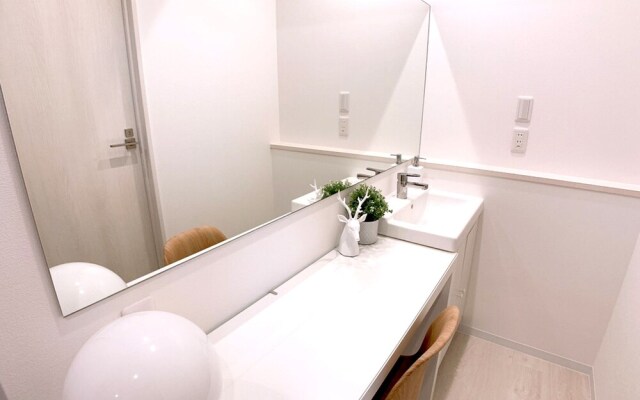 Bar & Hotel Colors Miyajima