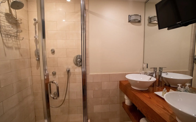 Roscoe Village Guesthouse