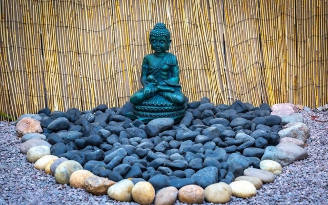 Zen Living Minutes From Little Saigon