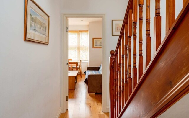 Bright and Spacious 2 Bedroom Flat