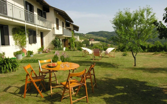 The Grape Pergola House