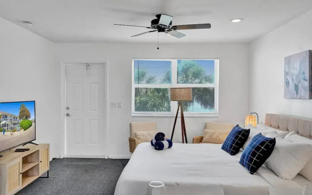 Marine Villas 7 in Hollywood