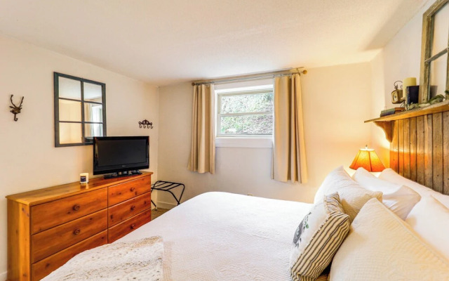 Hike, Sip & Stay: Sugar Mountain Getaway