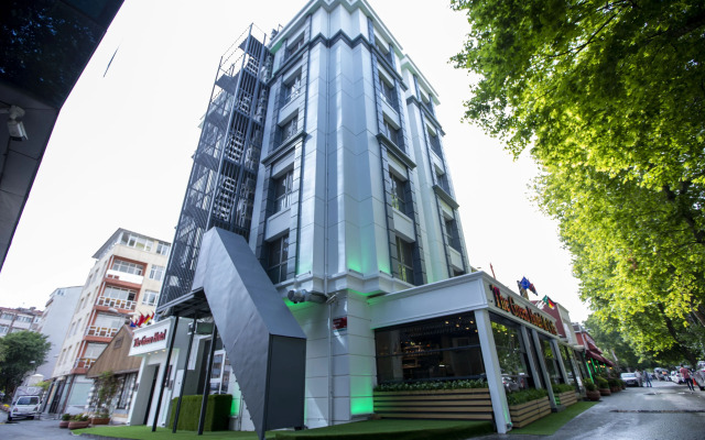 The Green Otel