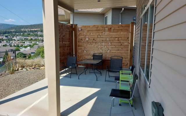 Peaceful and Spacious Lake View