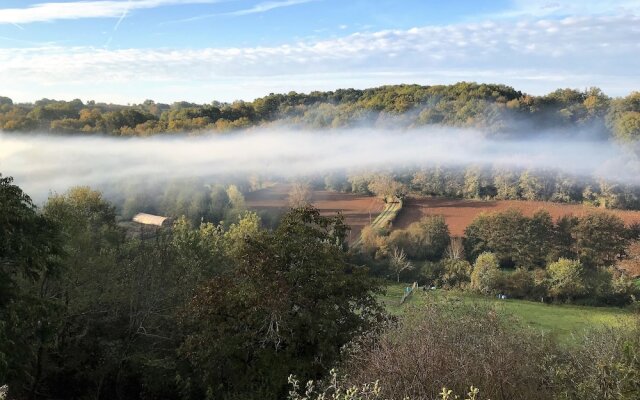Renovated house with private swimming pool, close to Villefranche-du-Périgord.