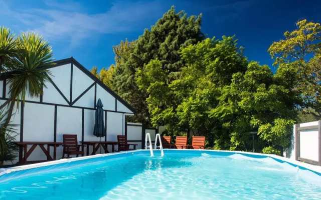 Tudor Park Motel