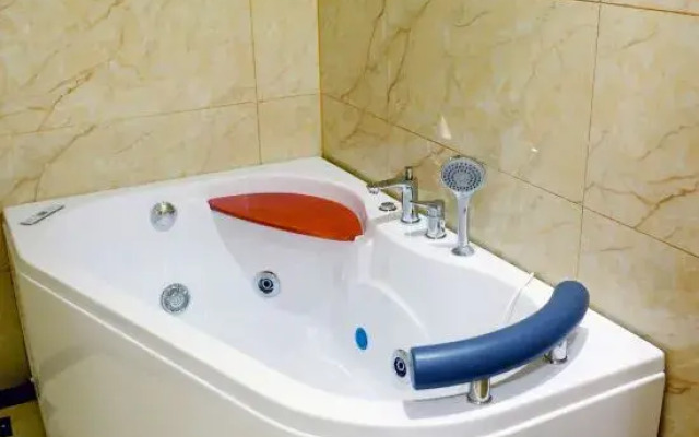 Middle East Hotel (Pingba Zhongshan Middle Road Branch)