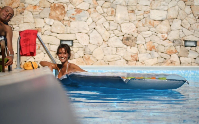Apartment 2 With Pool And Sea View