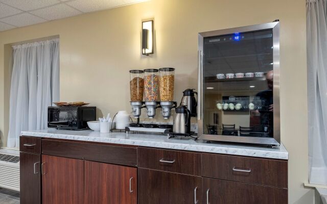 Red Roof Inn PLUS+ Tuscaloosa - University