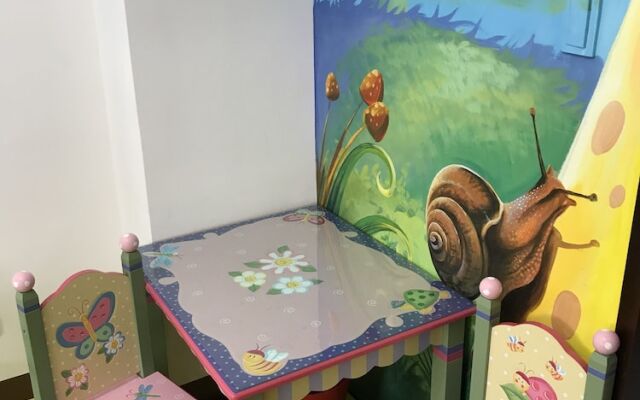 J.S 23 Kids Homestay