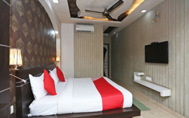 OYO 16688 Hotel Vrs