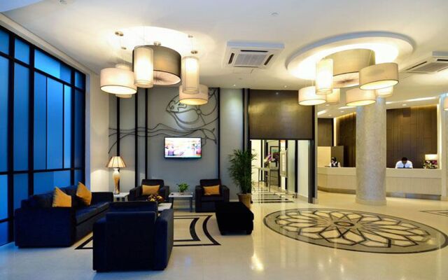Holiday Villa Hotel & Suites