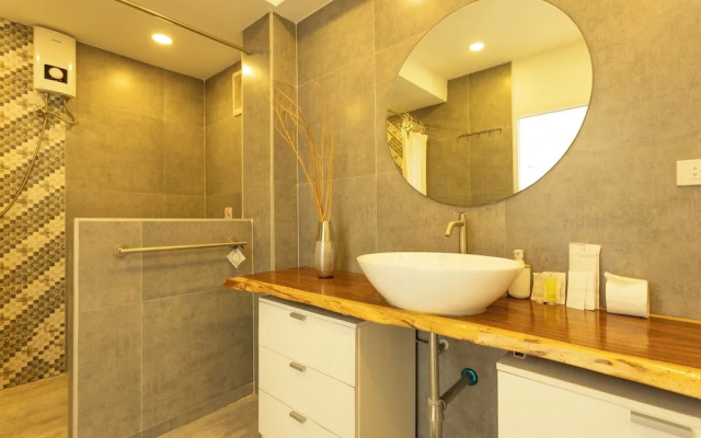 4 Private Sea-View Apartments V104