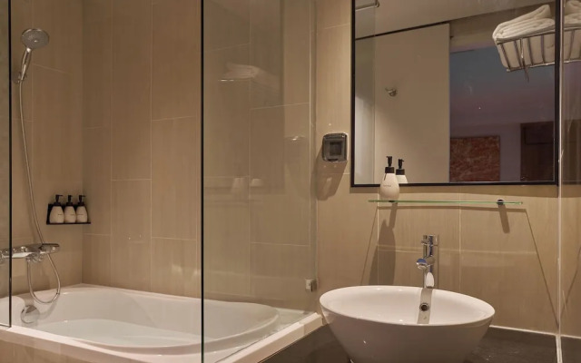 M Village Hotel Kim Ma
