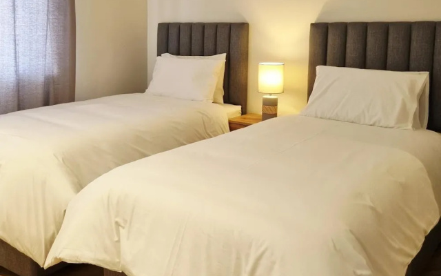 CENTURY CLUB - Luxury Apartment Hotels