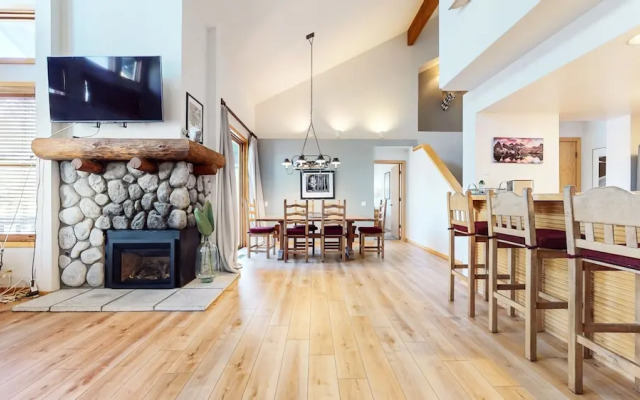 Snowcreek V #874 3 Bedroom Condo by RedAwning