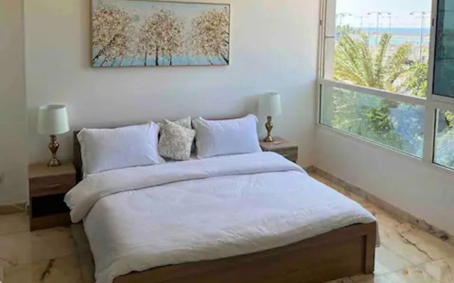 Luxurious Modern Apartment Sea View