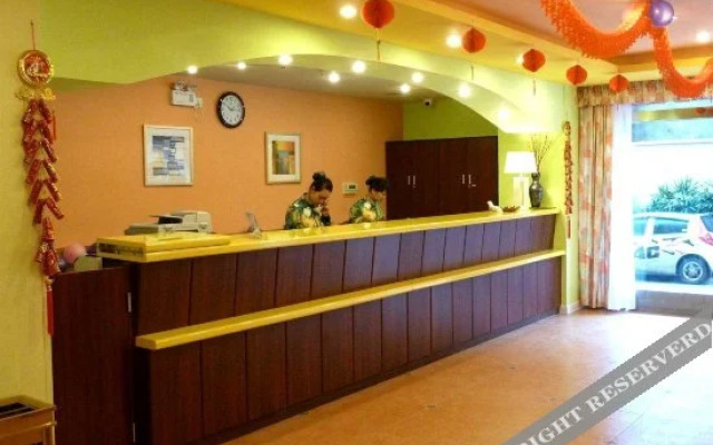 Home Inn Pebble Hotel (Liuzhou Five Star Pedestrian Street Diwang New World)