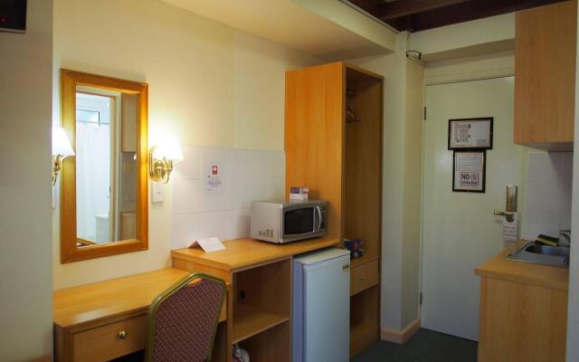Edgecliff Lodge Motel