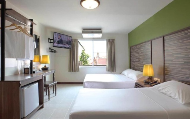 Rambuttri Village Inn & Plaza