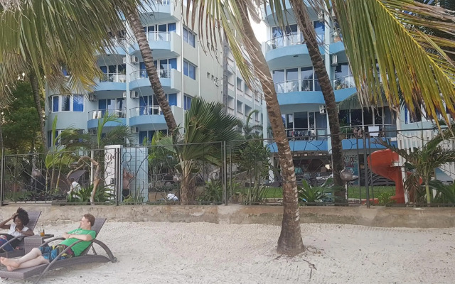 Modern Beachfront Studio Apartment B44