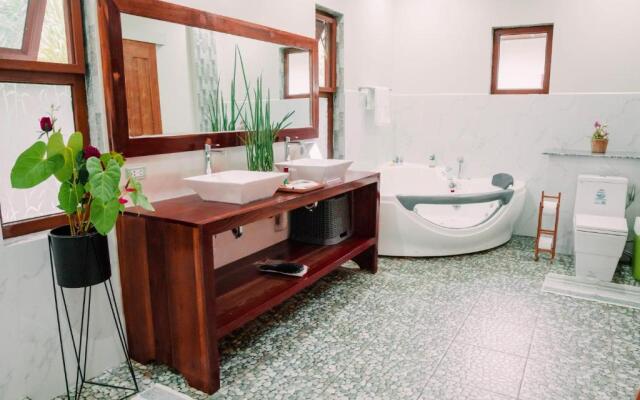 Denika's Suites