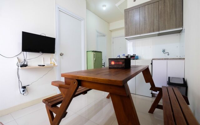 2BR Artistic Room Green Pramuka Apartment closed to Mall By Travelio