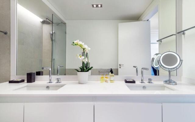 Amazing 1BDR Apartment in Chiado by LovelyStay