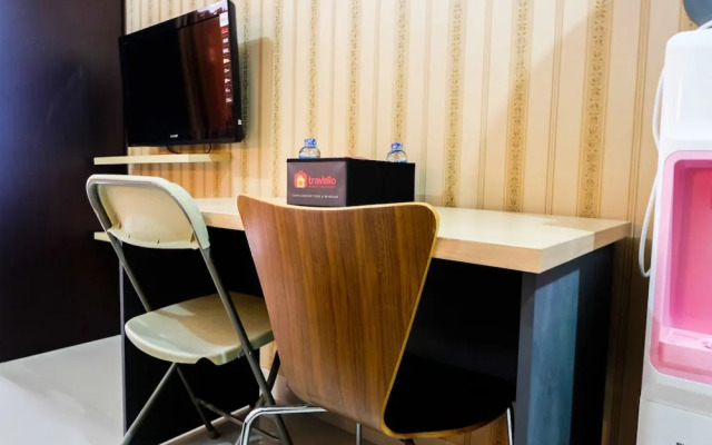 Minimalist and Comfy Studio The Oasis Cikarang Apartment By Travelio