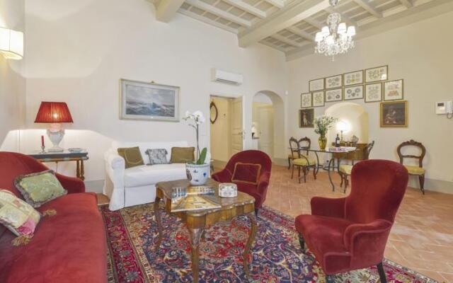 Topazia Halldis Apartment