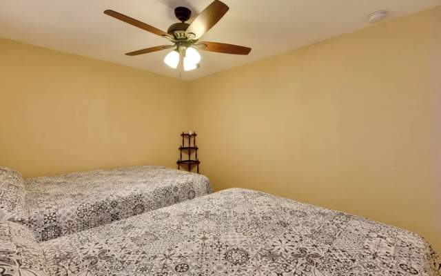 10 Mi to Coquina Beach: Spacious Bradenton Duplex