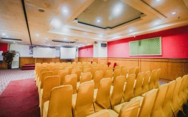 Reddoorz Premium @ Losari Area