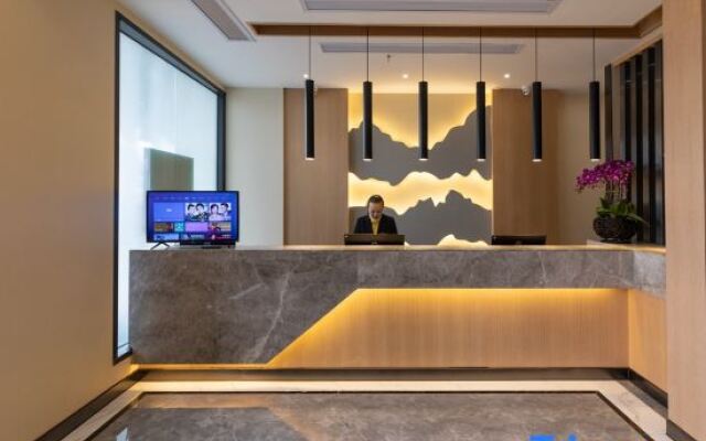 Xinniu Hotel (Chongqing Hua Xi cultural center)