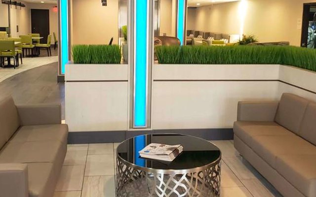 The Alexis Inn & Suites - Nashville Airport