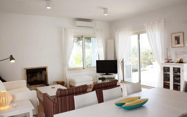 Carob Tree Villa