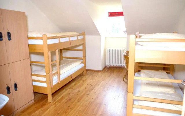 Yoho International Youth Hostel