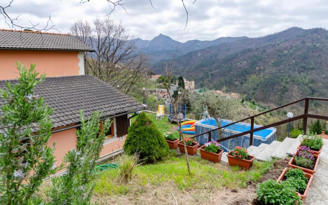 ALTIDO Splendid House w/Garden & Green Hills View