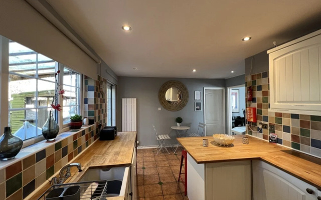 Lancaster Close Serviced Accommodation