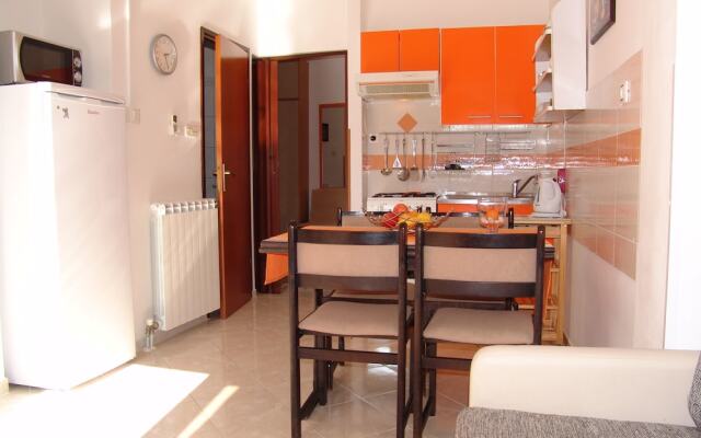 Apartments and Room Boris