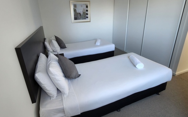 Oceanic Apartments – Guest Rooms – Cowes
